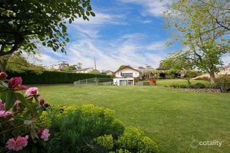 8 Daveys Bay Rd, Mount Eliza, VIC 3930