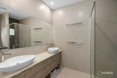 Property photo of 11/15 Kersley Road Kenmore QLD 4069