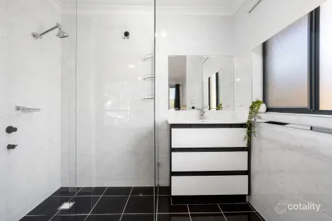 Property photo of 21 Waylen Square Beeliar WA 6164