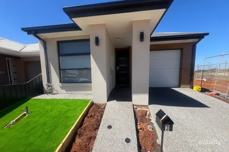 3 Effron Cl, Melton South, VIC 3338