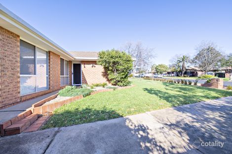 Property photo of 4 Flinders Close Dubbo NSW 2830