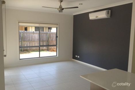 Property photo of 33 Waterside Drive Springfield Lakes QLD 4300