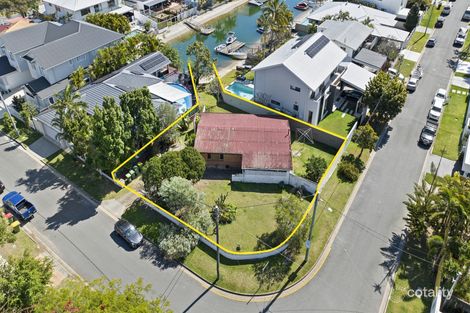 Property photo of 1 Lakeland Key Broadbeach Waters QLD 4218