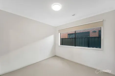 Property photo of 27 Rapa Drive Tarneit VIC 3029