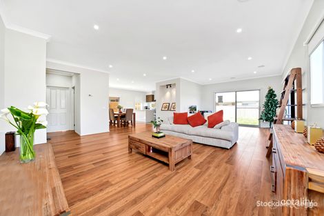 Property photo of 4 Sugarlea Street Manor Lakes VIC 3024