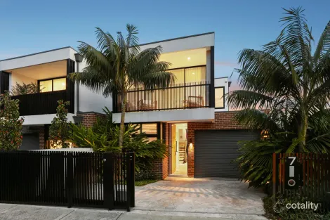 Property photo of 7 Farrellys Avenue Tamarama NSW 2026