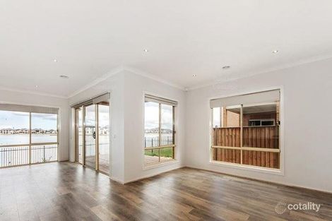 Property photo of 32 Sanctuary Lakes East Boulevard Point Cook VIC 3030