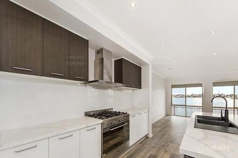 Property photo of 32 Sanctuary Lakes East Boulevard Point Cook VIC 3030