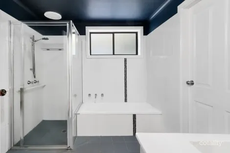 Property photo of 24 Hillcrest Road Empire Bay NSW 2257