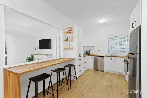 Property photo of 24 Hillcrest Road Empire Bay NSW 2257