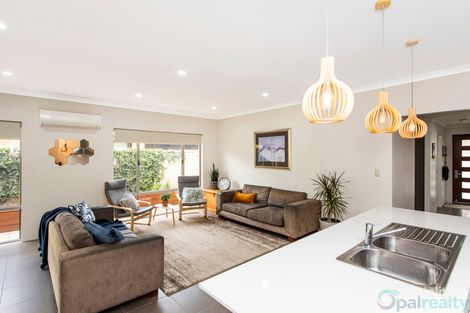 Property photo of 22 Victor Drive Madora Bay WA 6210