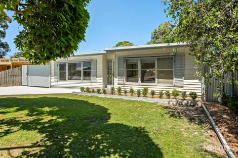 Property photo of 31 Ashenden Square Rosebud VIC 3939