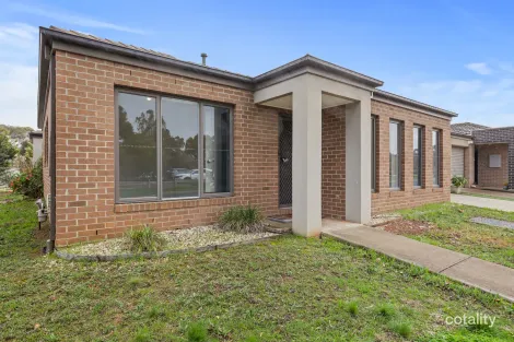 Property photo of 31 Lakewood Boulevard Melton VIC 3337