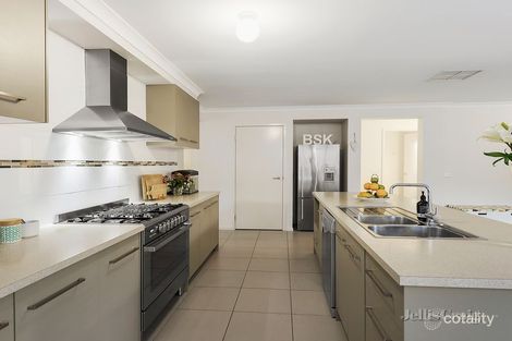 Property photo of 24 Sugar Gum Drive Doreen VIC 3754