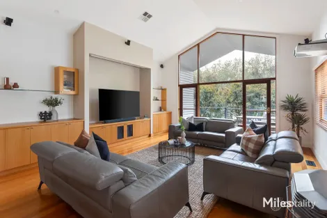 Property photo of 64 Braid Hill Road Macleod VIC 3085