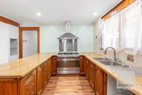 Property photo of 11 Boston Crescent Keilor Downs VIC 3038