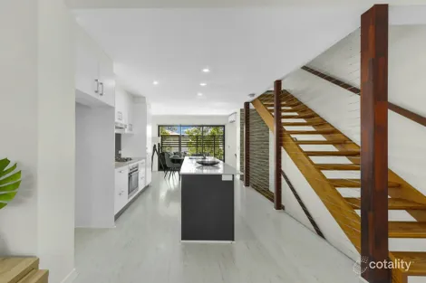 Property photo of 5/255 Cavendish Road Coorparoo QLD 4151