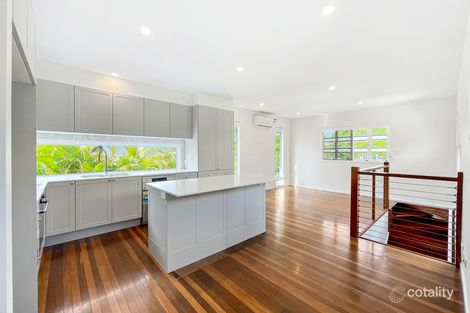 Property photo of 2/102 Yundah Street Shorncliffe QLD 4017