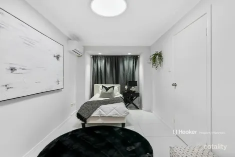 Property photo of 3 Trafalgar Close Stretton QLD 4116