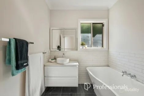 Property photo of 48 Station Road Seville VIC 3139