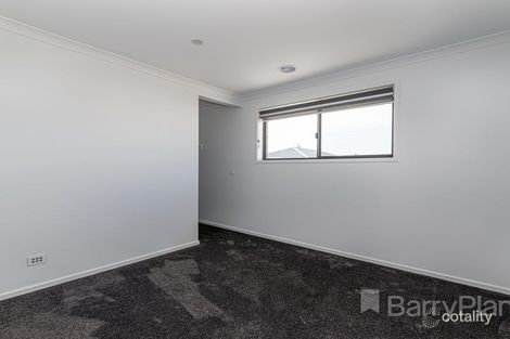 28 Pebble Ave, Lyndhurst, VIC 3975