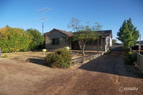 8 Charlton St, Quairading, WA 6383