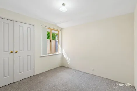 Property photo of 33 Blenny Close Cannington WA 6107