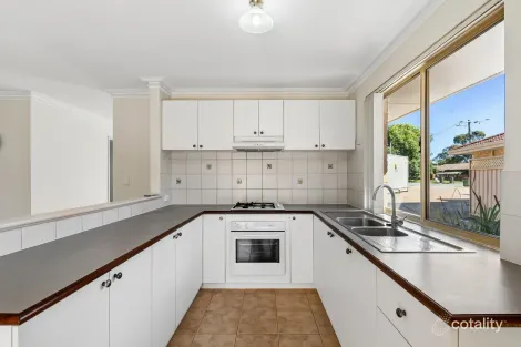 33 Blenny Cl, Cannington, WA 6107