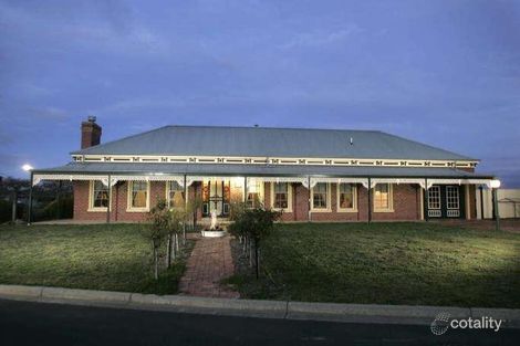 33 St Andrews Dr, Werribee, VIC 3030