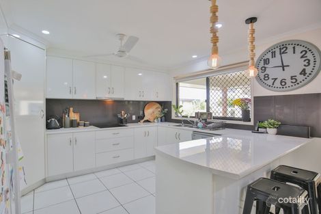 Property photo of 22 Beech Links Drive Ashfield QLD 4670