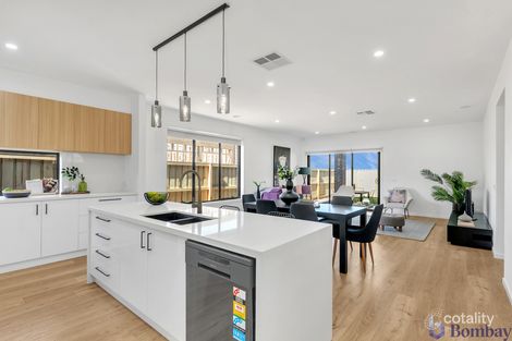 Property photo of 8 Attenborough Street Wollert VIC 3750