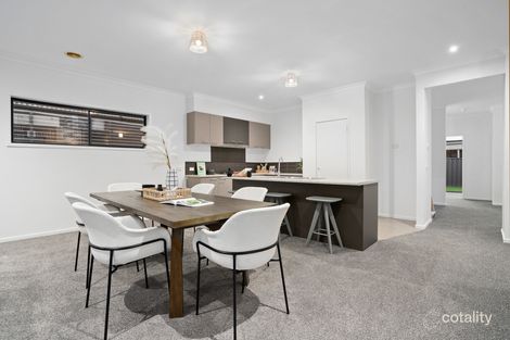 Property photo of 15 Eildon Circuit South Morang VIC 3752