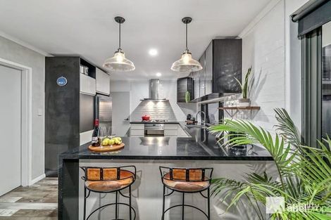 1 Peet Cres, Trigg, WA 6029