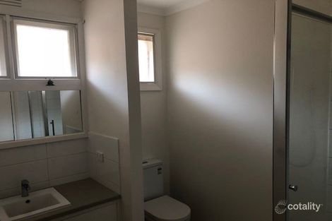 B/2 Stinton Ave, Newtown, VIC 3220