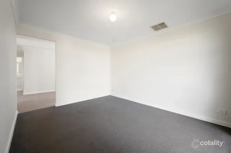 Property photo of 10 Sennet Lane Warnbro WA 6169