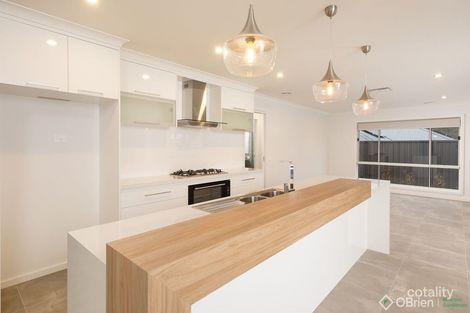 Property photo of 1 Chatham Road Leneva VIC 3691