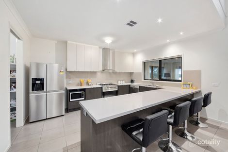 Property photo of 7 Barmah Place Waterways VIC 3195