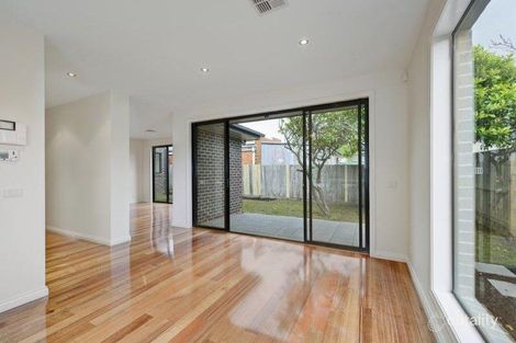 Property photo of 2/52 St Albans Street Mount Waverley VIC 3149