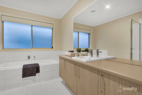Property photo of 8 Swallow Street Craigieburn VIC 3064
