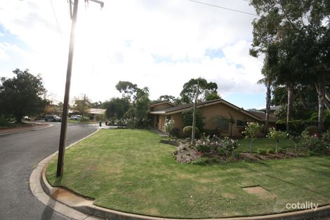 2 Iona Rd, Aberfoyle Park, SA 5159