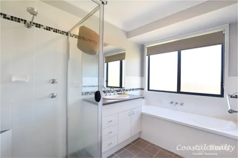 Property photo of 1 Wallaroo Street Coomba Park NSW 2428