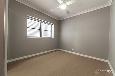 Property photo of 2/66 Overend Street Norman Park QLD 4170