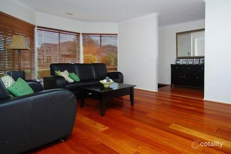 Property photo of 30 Cheviot Drive Mill Park VIC 3082