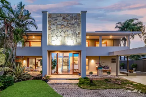 Property photo of 12 Dunbarton Avenue Bundall QLD 4217