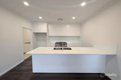 Property photo of 10 Guardsman Grove Lochinvar NSW 2321