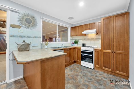 Property photo of 5 Kismet Close Cranbourne West VIC 3977