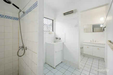 Property photo of 1/49 Westerham Street Taringa QLD 4068