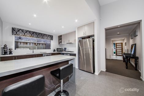 Property photo of 27 Mountainview Boulevard Cranbourne North VIC 3977