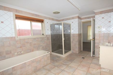 Property photo of 2 Statesman Drive Emerald QLD 4720