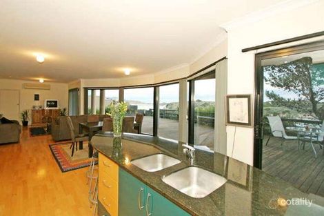 Property photo of 17 Commercial Road Port Noarlunga South SA 5167